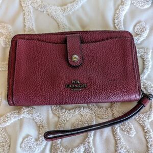 Coach Noa Pop Up Burgundy Maroon Pebbled Leather Wristlet/ Clutch Wallet